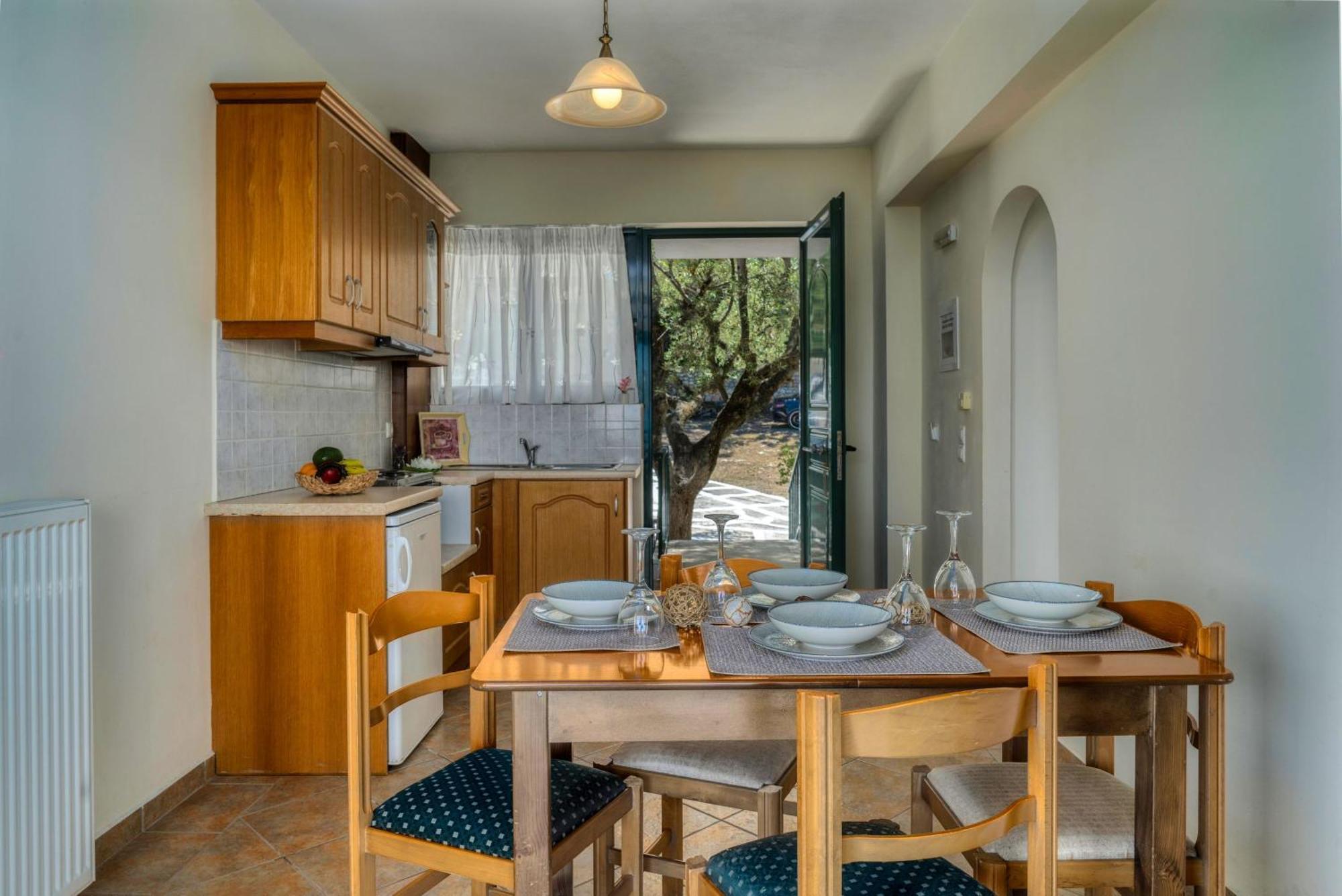 Anatoli - Tranquil Location & Stunning Views, By Zantewize Apartment *
